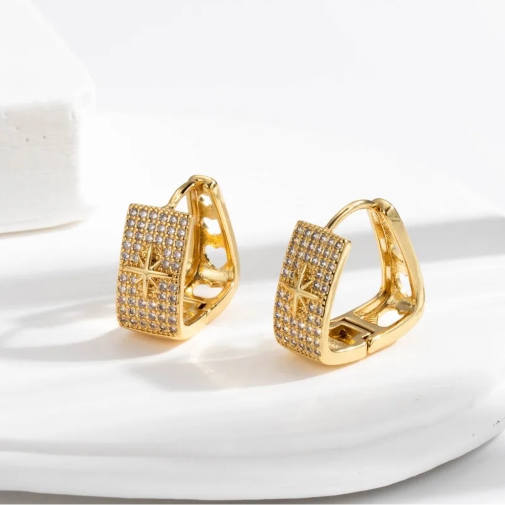 Earrings triangle ear clips